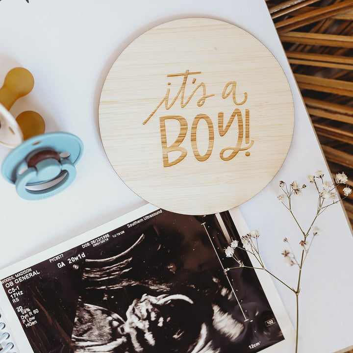 The Lovely Lettering Gender Announcement (Double Sided) features "it&