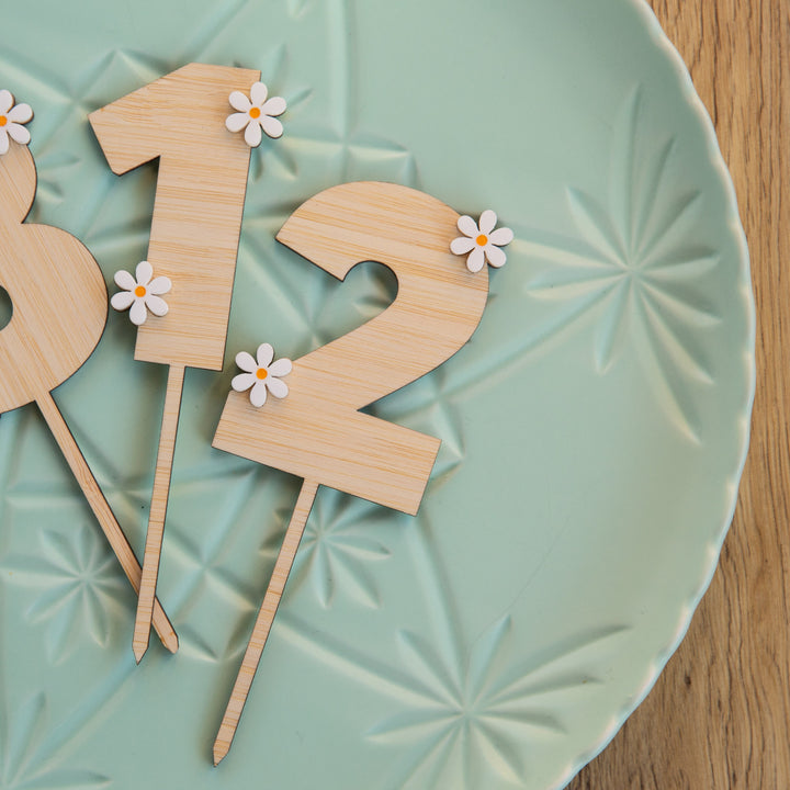 Dainty Daisy Cake Topper