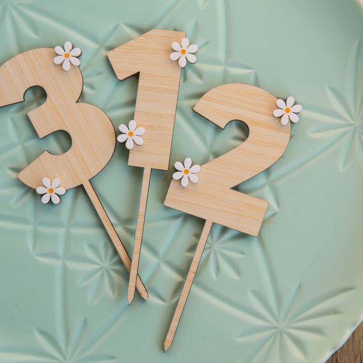 Dainty Daisy Cake Topper
