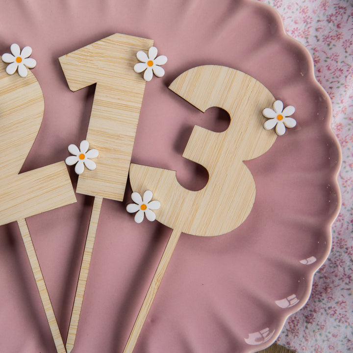 Dainty Daisy Cake Topper